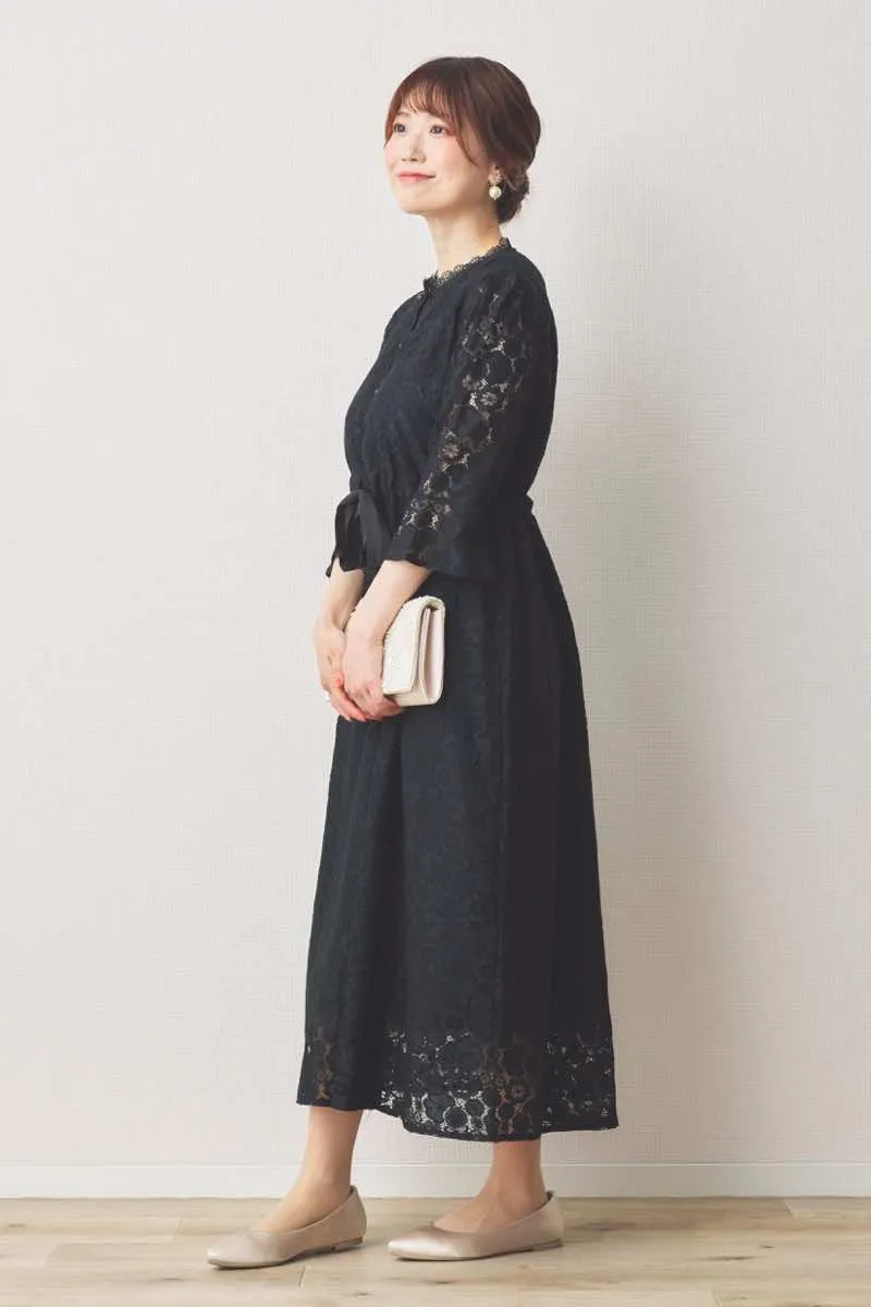 ブラックの前開き総レースマタニティドレス
