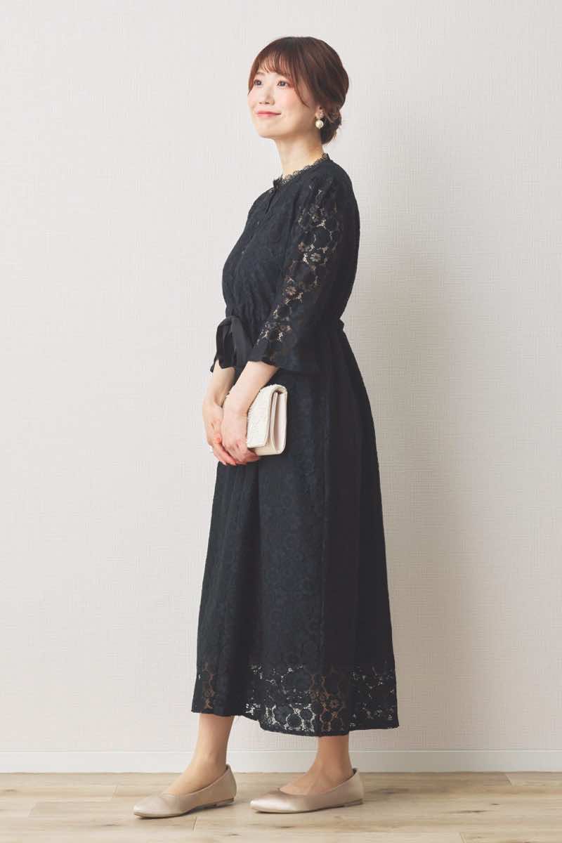 ブラックの前開き総レースマタニティドレス