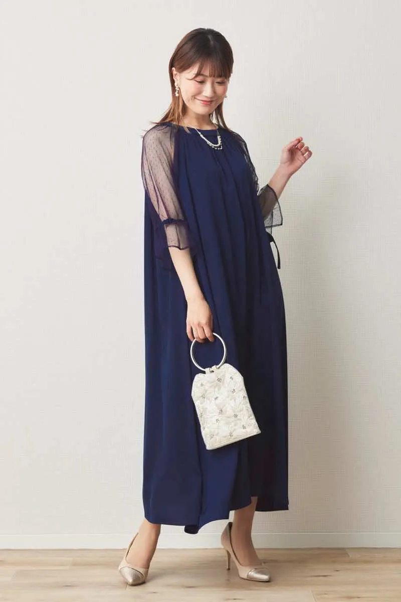 ネイビーのドットレースラグランスリーブドレス