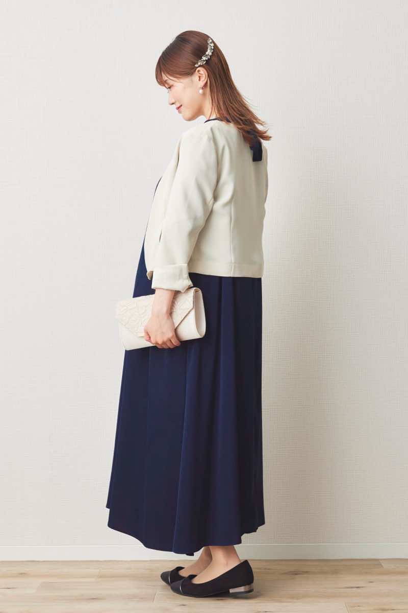 ネイビーのドットレースラグランスリーブドレス