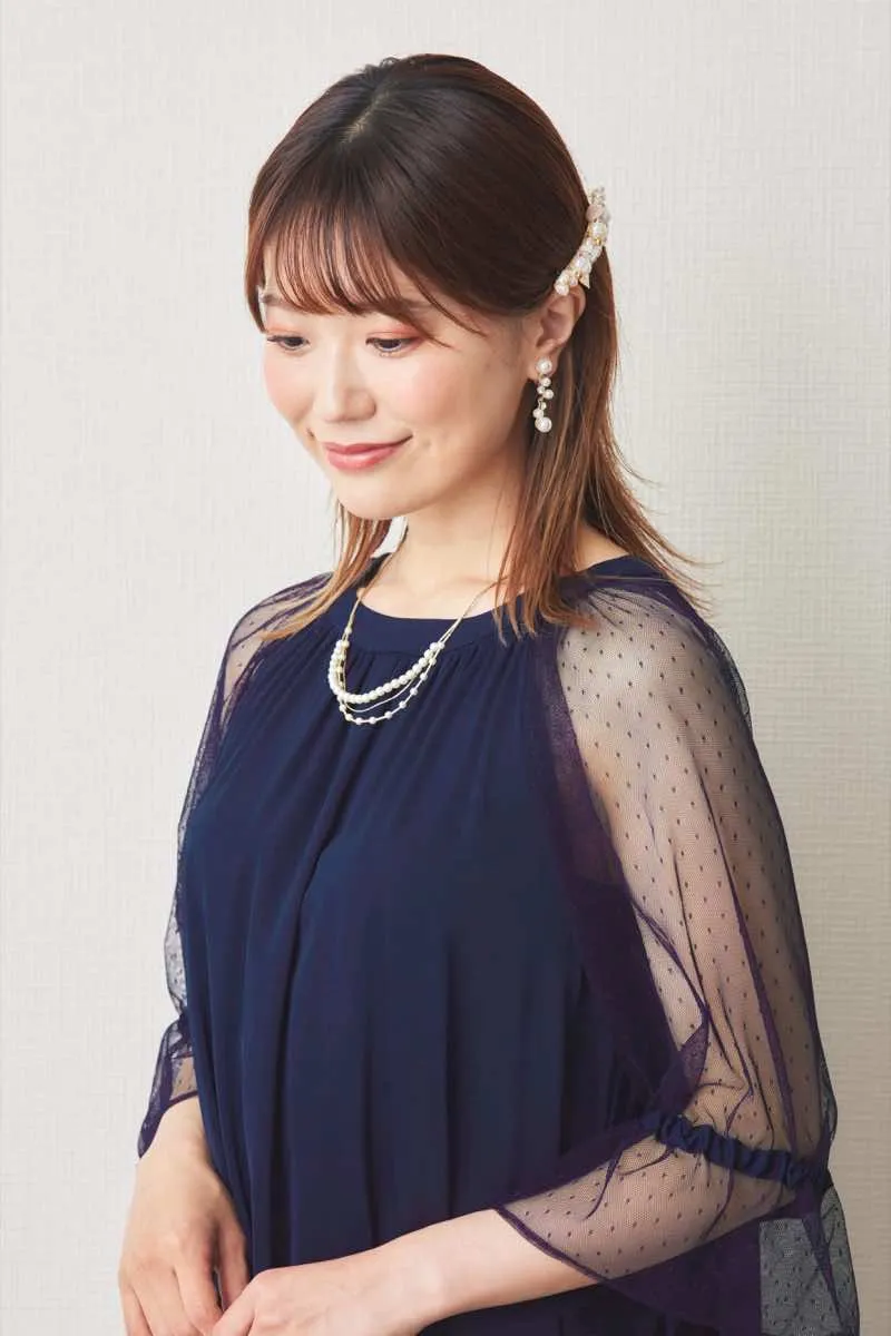 ネイビーのドットレースラグランスリーブドレス