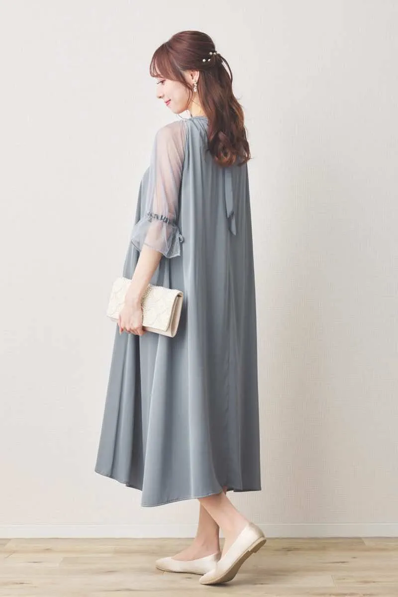 ブルーグレーのドットレースラグランスリーブドレス