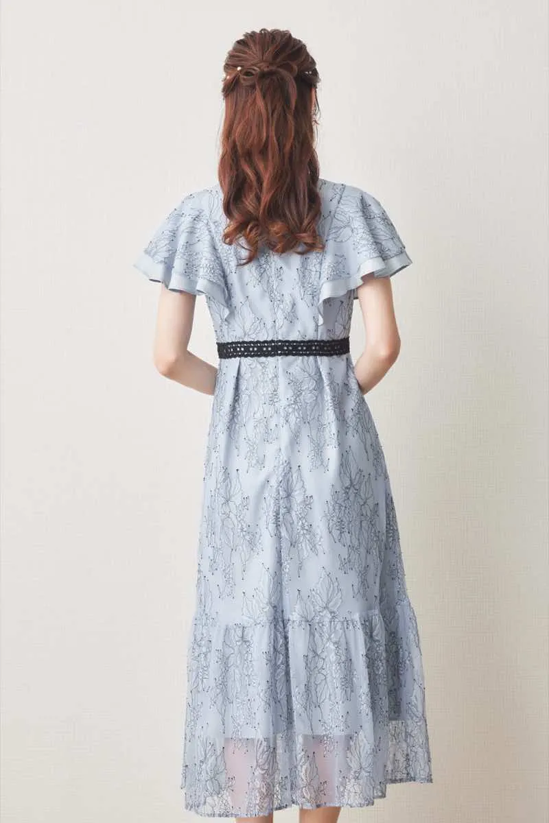 ブルーのラッフルスリーブ配色レースドレス