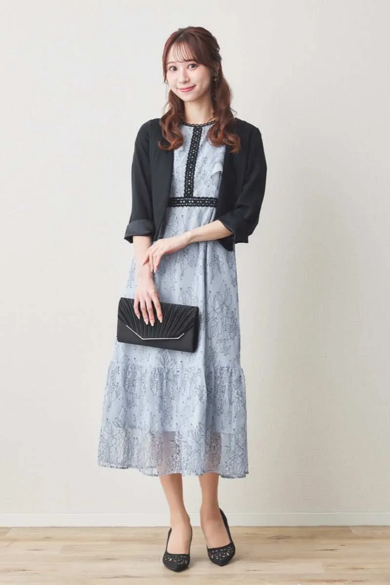 ブルーのラッフルスリーブ配色レースドレス