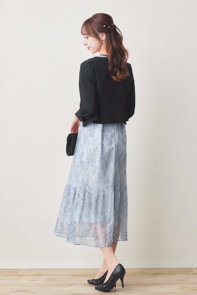 ブルーのラッフルスリーブ配色レースドレス