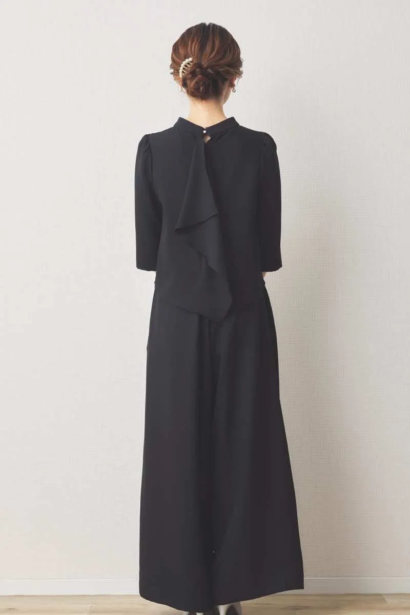 ブラックのスタンドネックセットアップパンツドレス