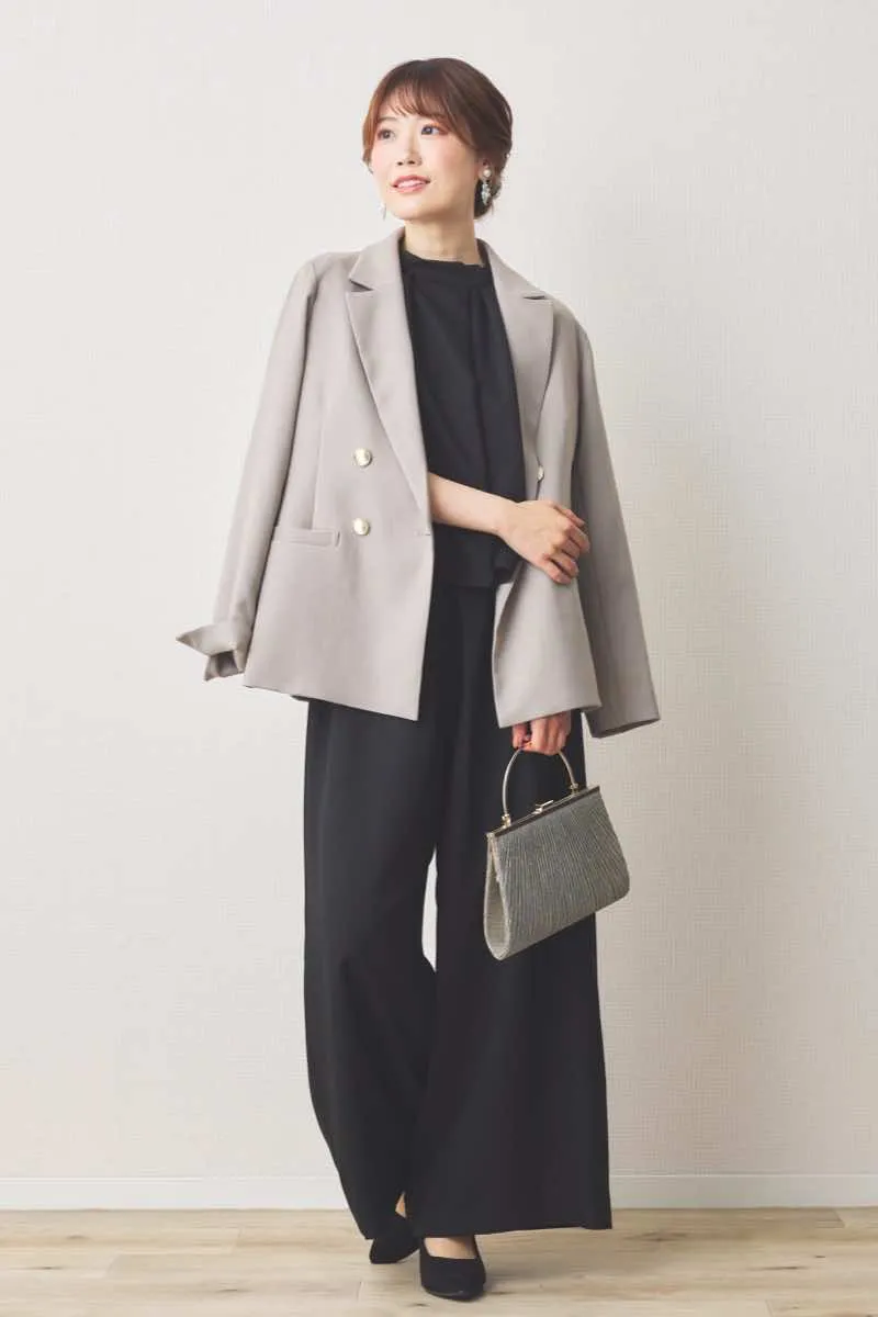 ブラックのスタンドネックセットアップパンツドレス