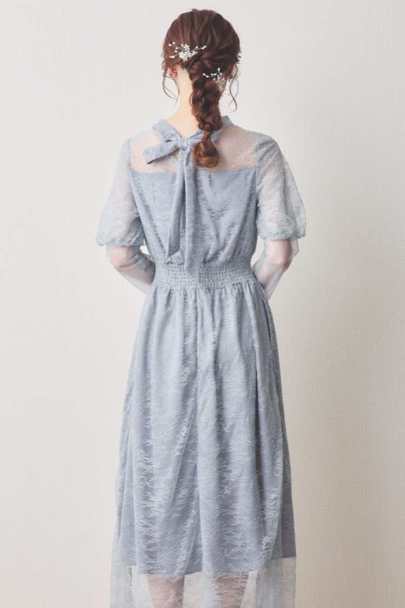 ブルーのバルーンロングスリーブ総レースドレス