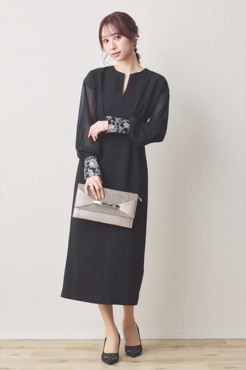 ブラックのジャガードカフスIラインドレス
