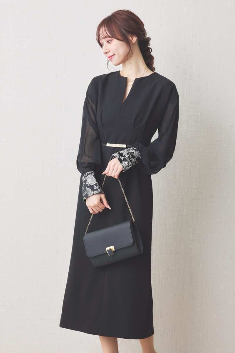 ブラックのジャガードカフスIラインドレス