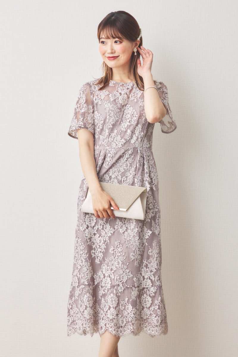 ベージュピンクの配色レースマーメイドドレス