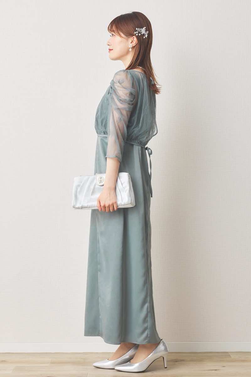 グリーンの総レースボレロ付きバックデザインドレス