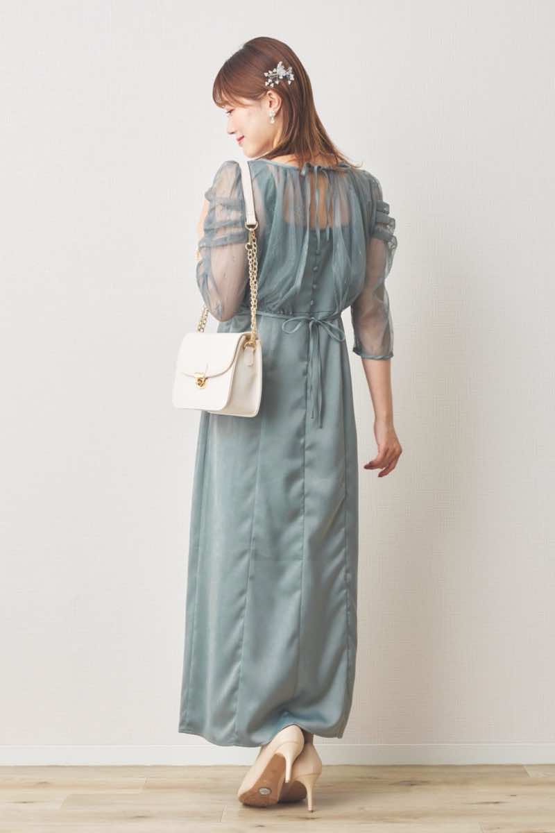 グリーンの総レースボレロ付きバックデザインドレス