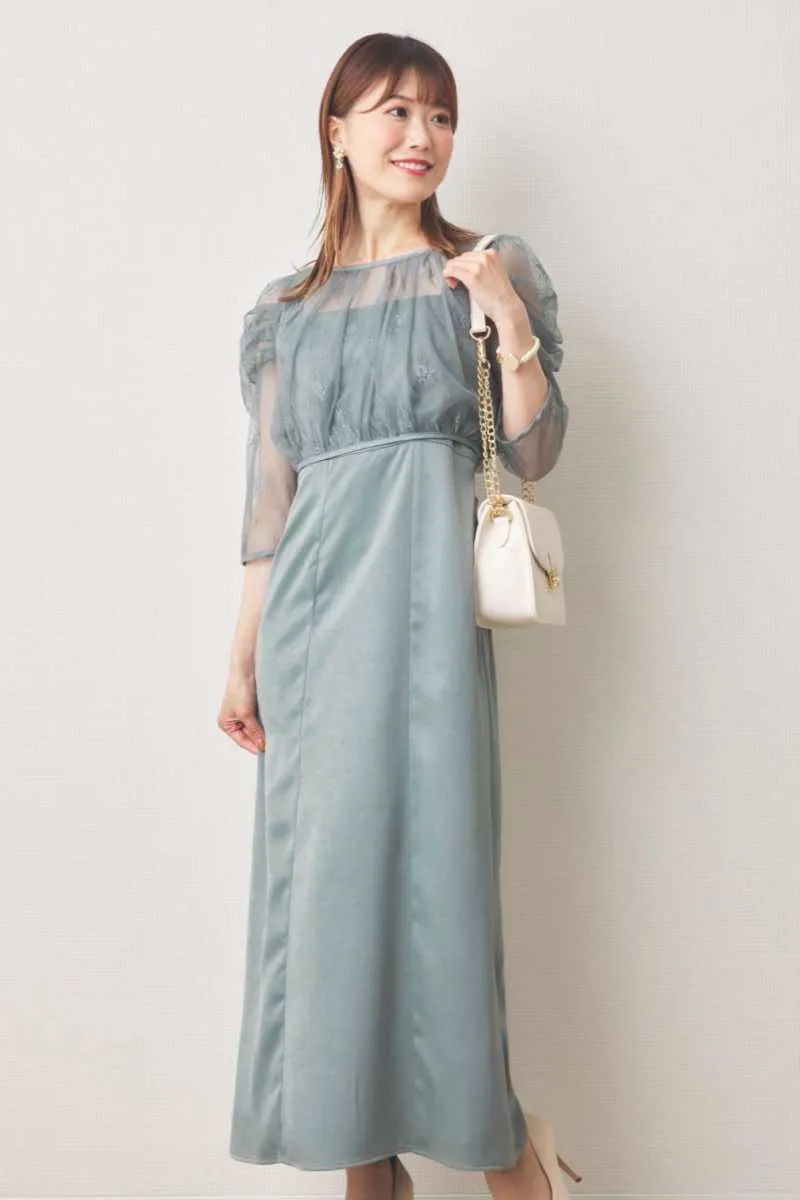 グリーンの総レースボレロ付きバックデザインドレス