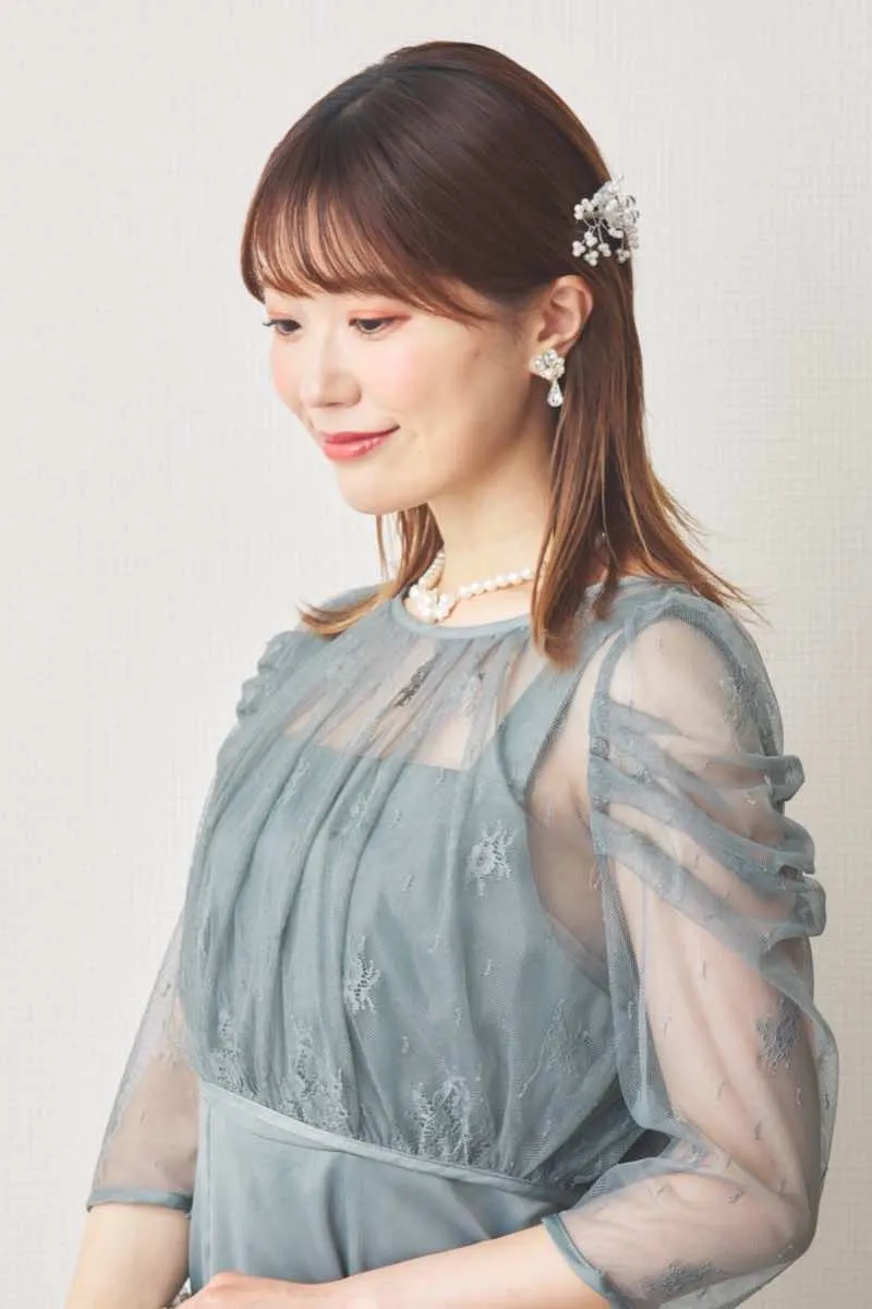 グリーンの総レースボレロ付きバックデザインドレス