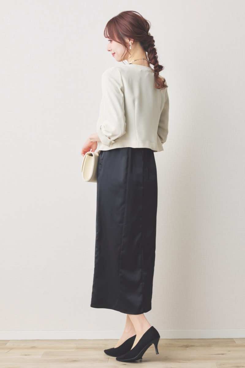 ブラックの総レースボレロ付きバックデザインドレス