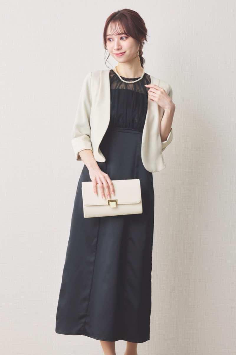 ブラックの総レースボレロ付きバックデザインドレス