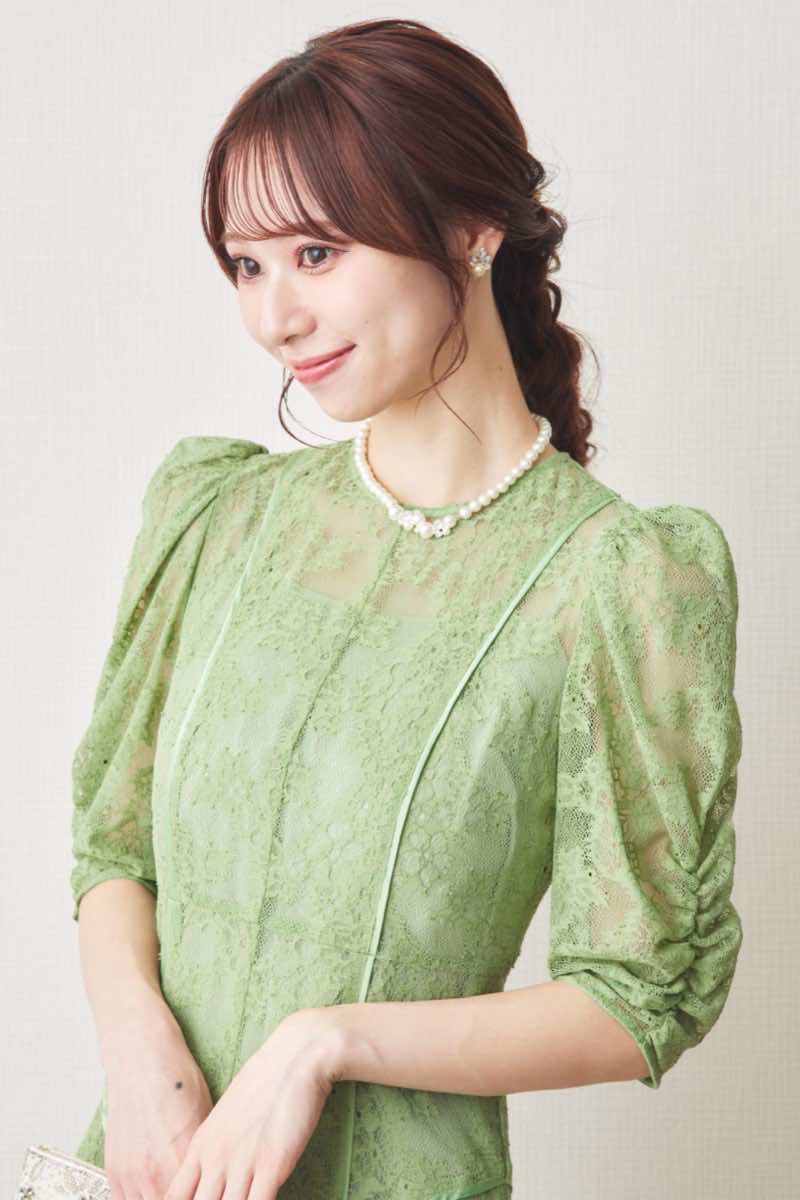 ライトグリーンのフラワーレースマーメイドドレス