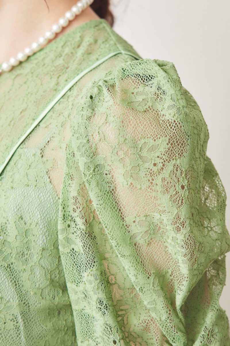 ライトグリーンのフラワーレースマーメイドドレス