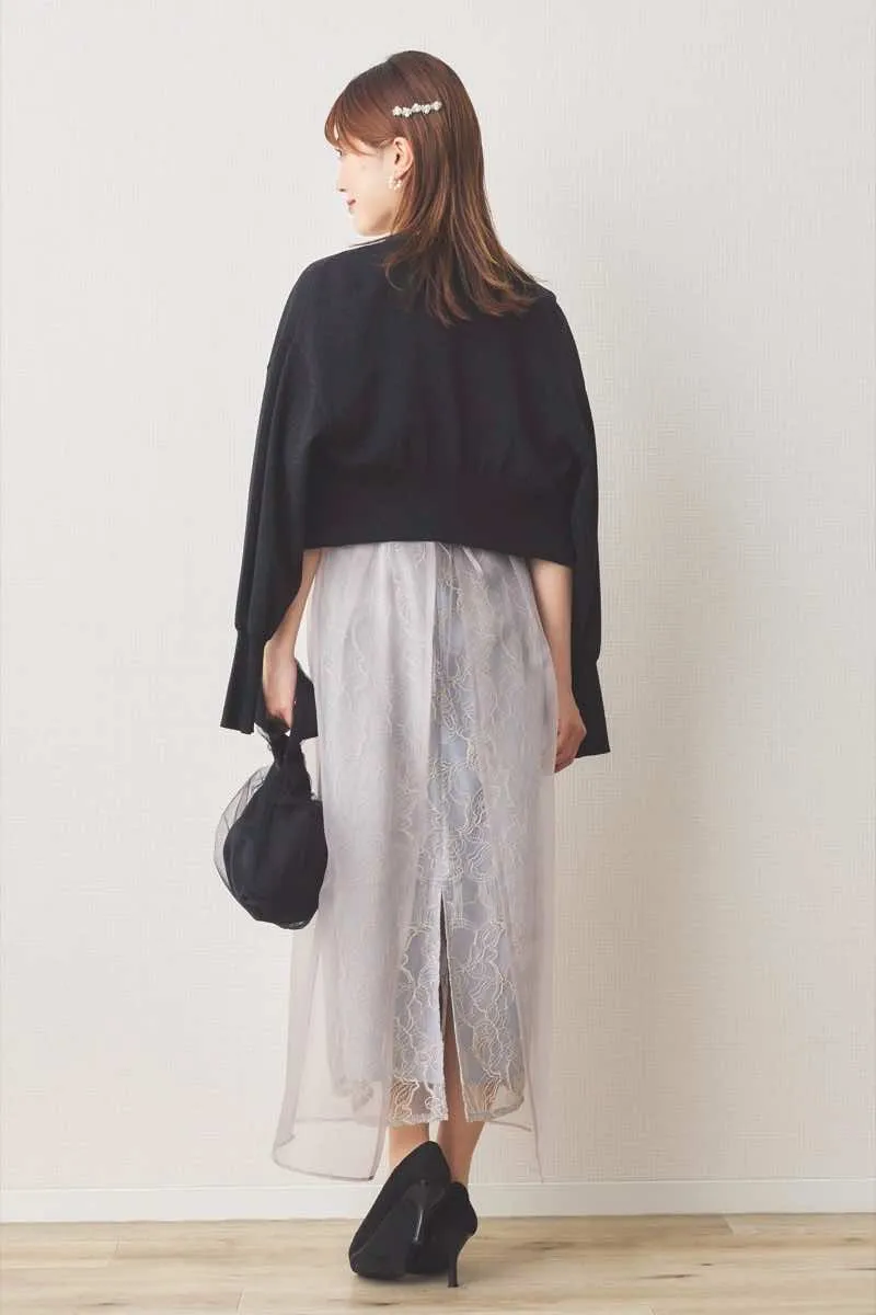 ピンクベージュのオーガンエプロンレースドレス