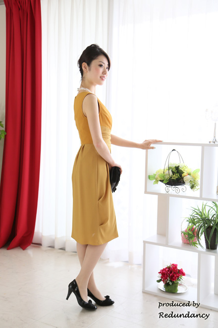 マスタードイレローのシャーリングタイトドレスコーディネートセット
