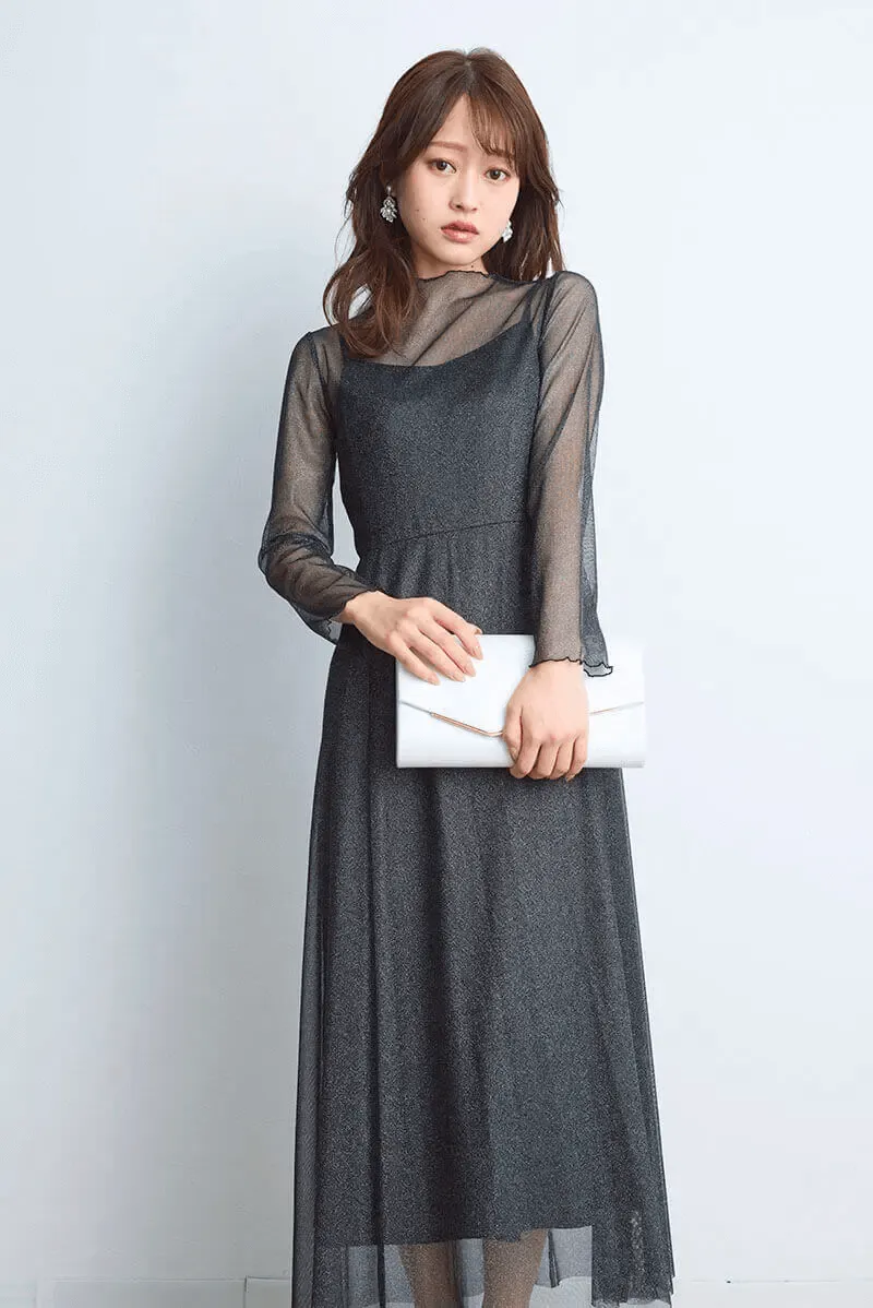 ブラックのラメチュールメロウドレス