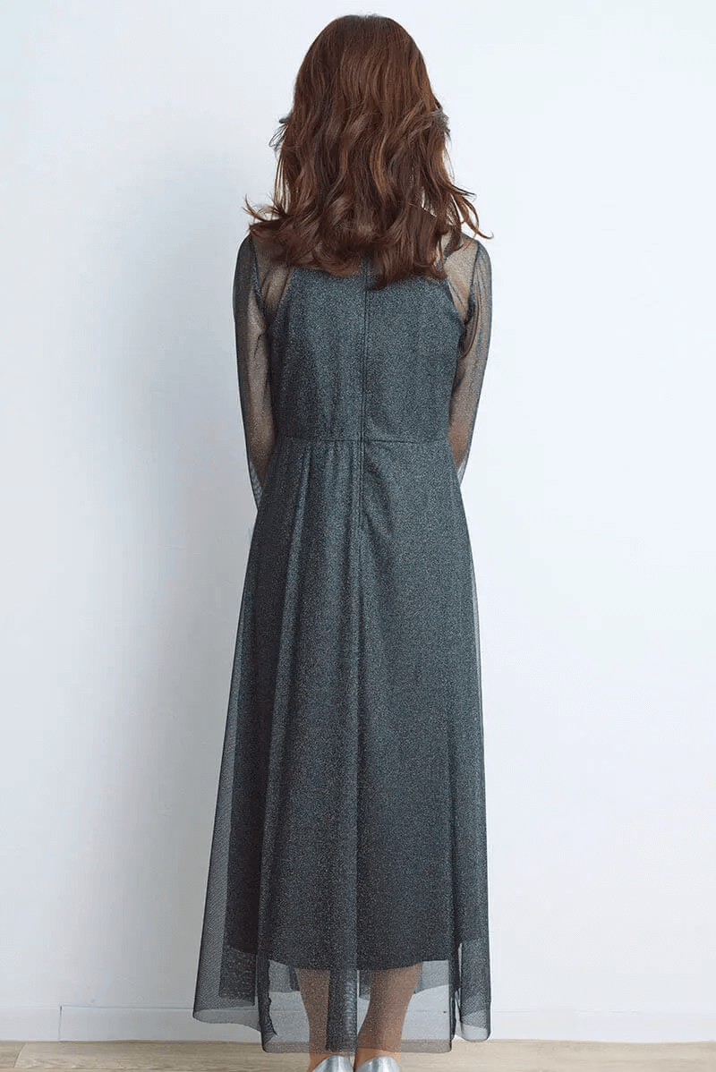 ブラックのラメチュールメロウドレス