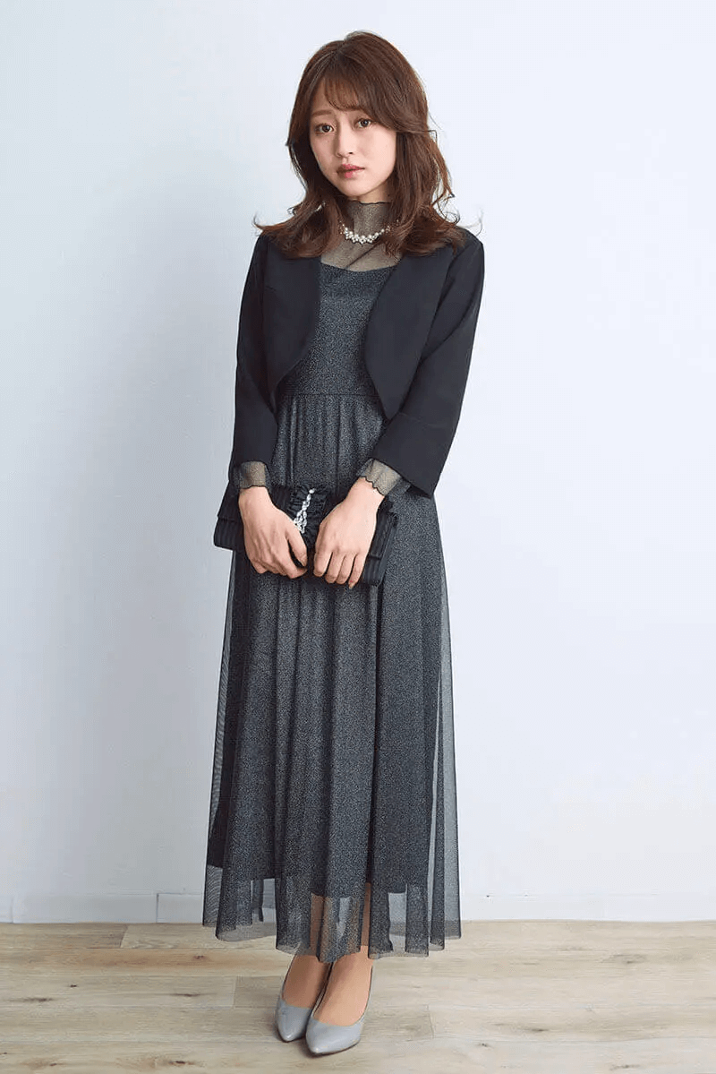 ブラックのラメチュールメロウドレス