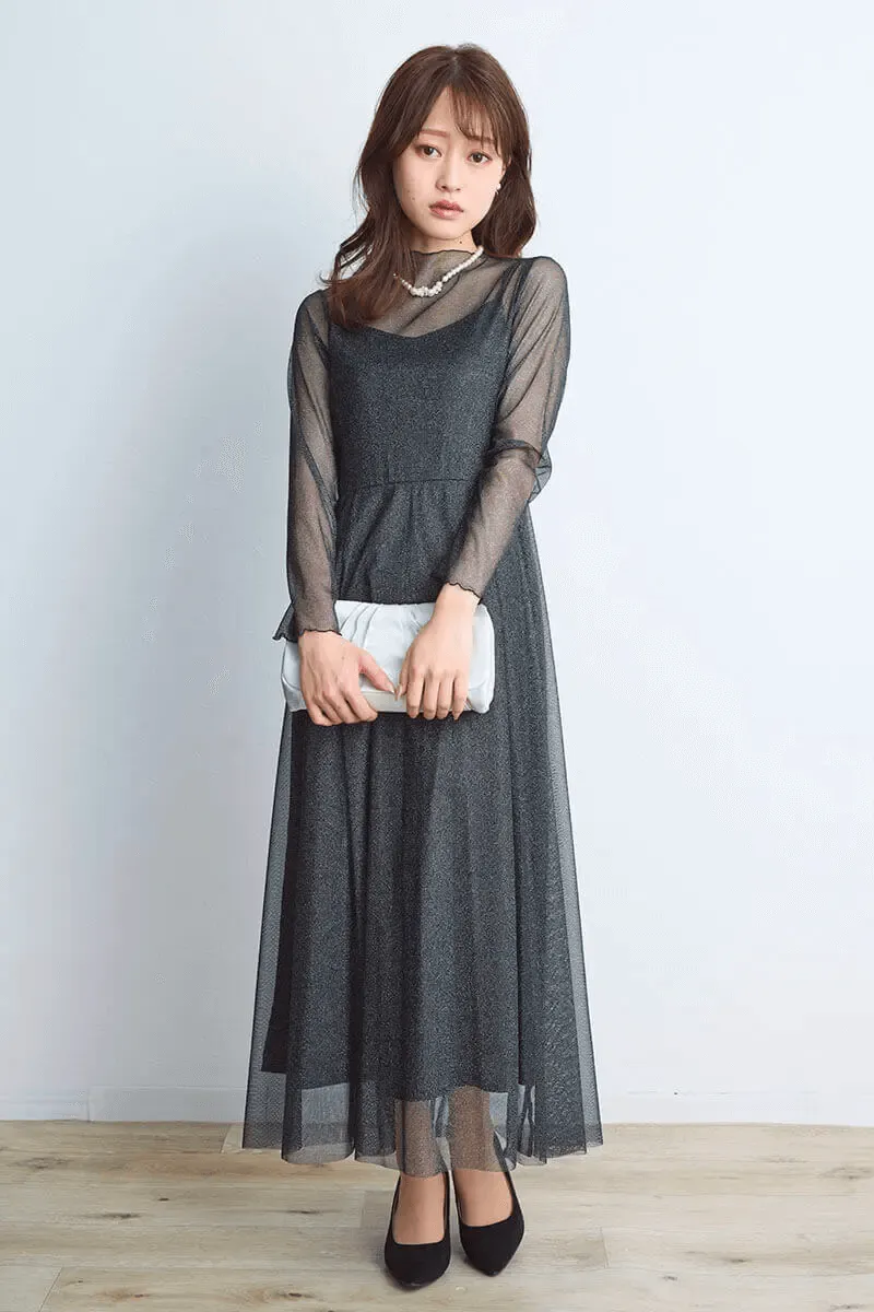 ブラックのラメチュールメロウドレス