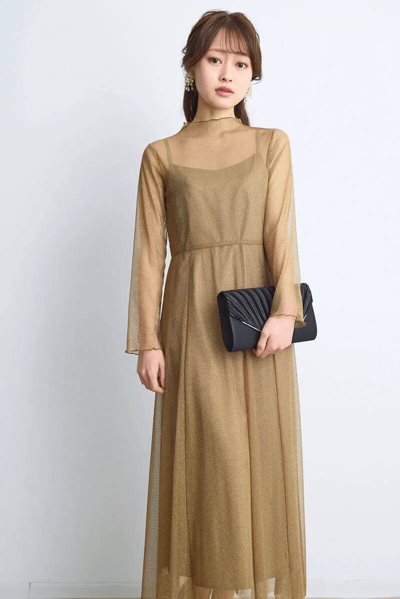 ゴールドのラメチュールメロウドレス