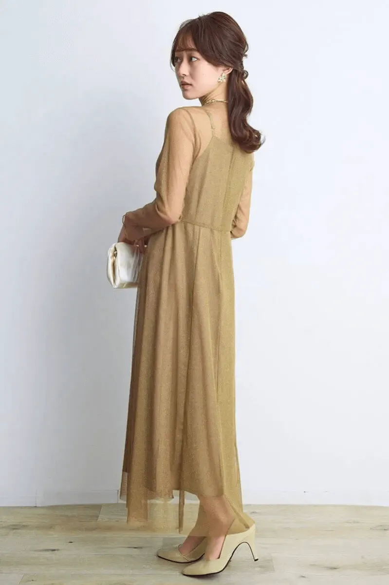ゴールドのラメチュールメロウドレス