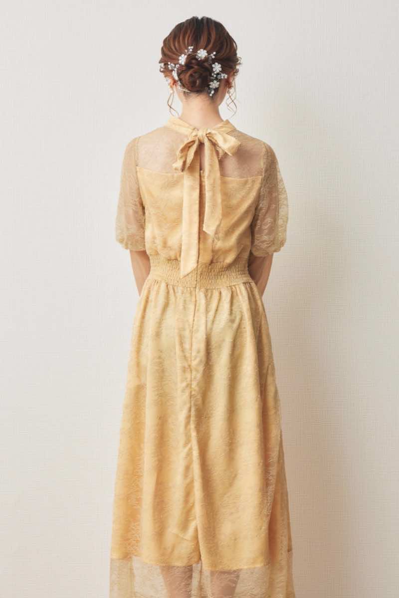 イエローのバルーンロングスリーブ総レースドレス