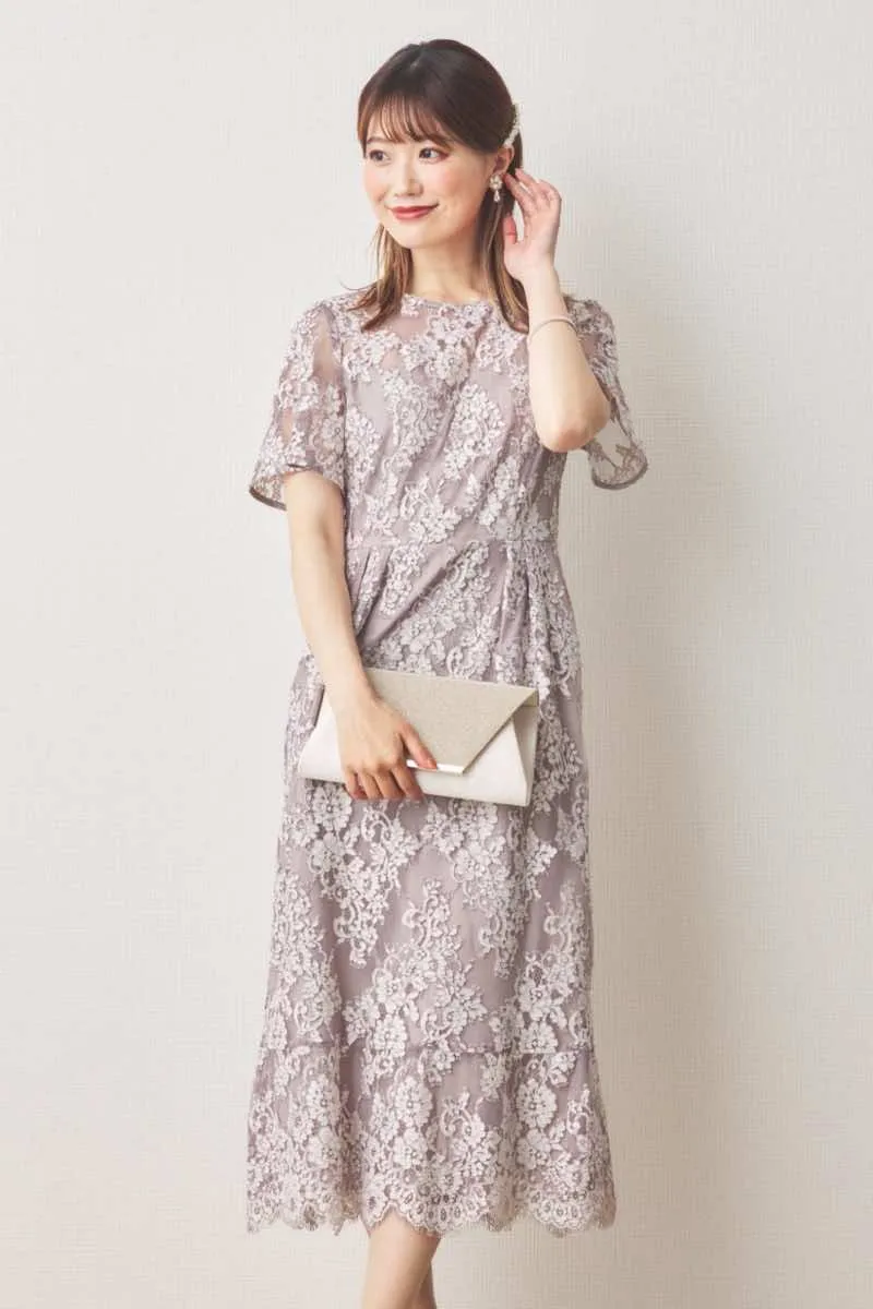 ベージュピンクの配色レースマーメイドドレス