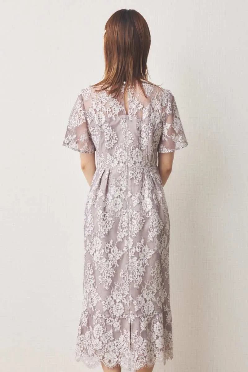 ベージュピンクの配色レースマーメイドドレス