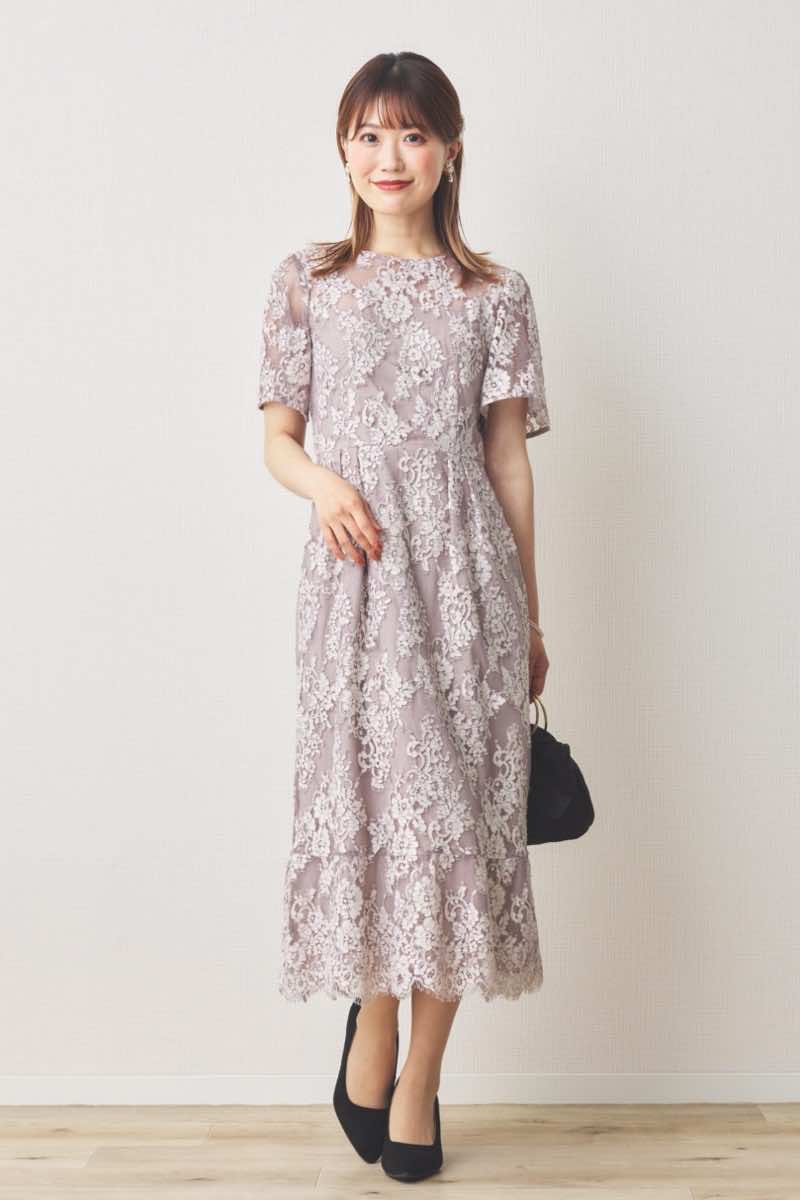 ベージュピンクの配色レースマーメイドドレス