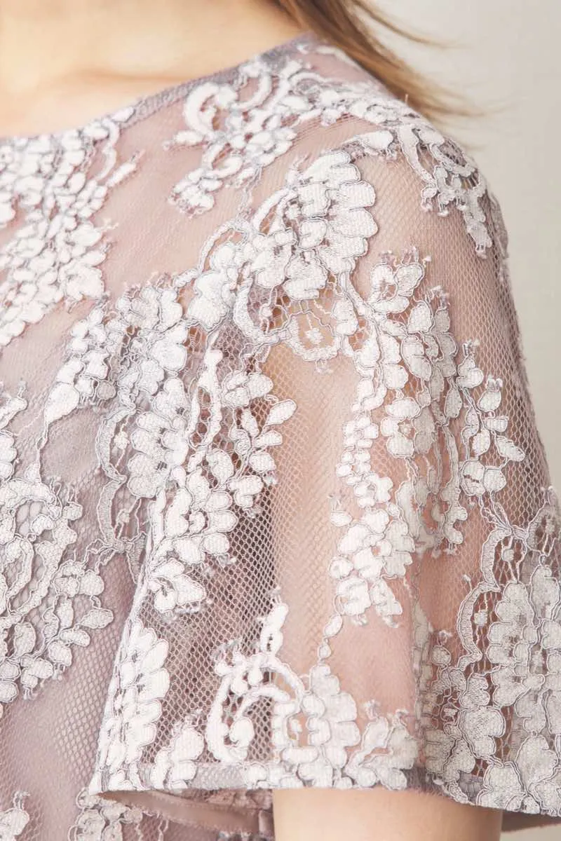 ベージュピンクの配色レースマーメイドドレス