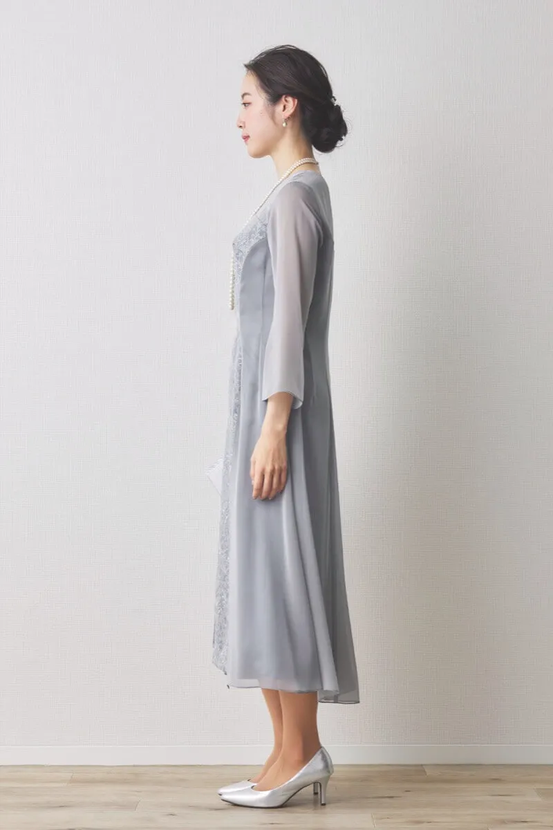 シルバーのラメ刺繍シフォン切替ロングドレス [ 店頭販売価格 59,400円 ]