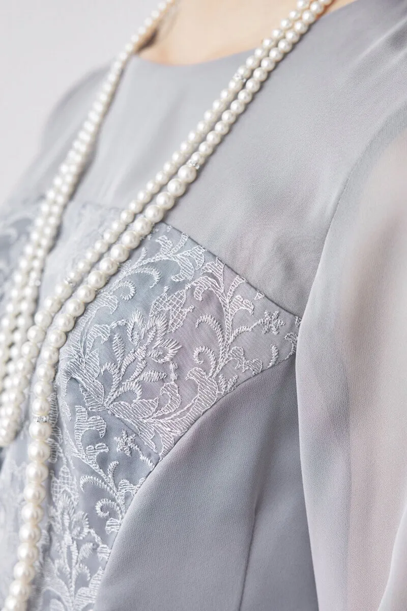 シルバーのラメ刺繍シフォン切替ロングドレス [ 店頭販売価格 59,400円 ]