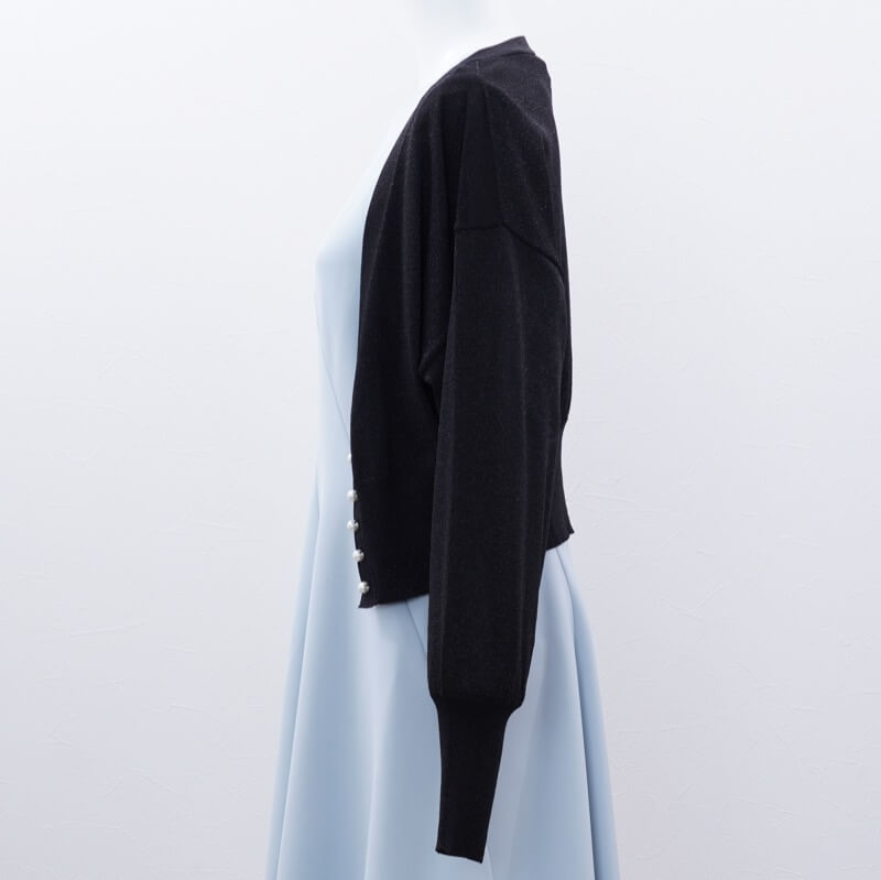 ブラックのラメ入りカーディガン