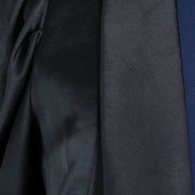 ブラックサテンのジャケット風ボレロ