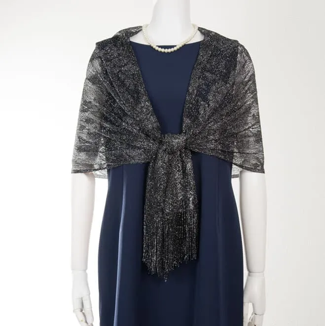 ブラックのラメ入り花柄レースストール