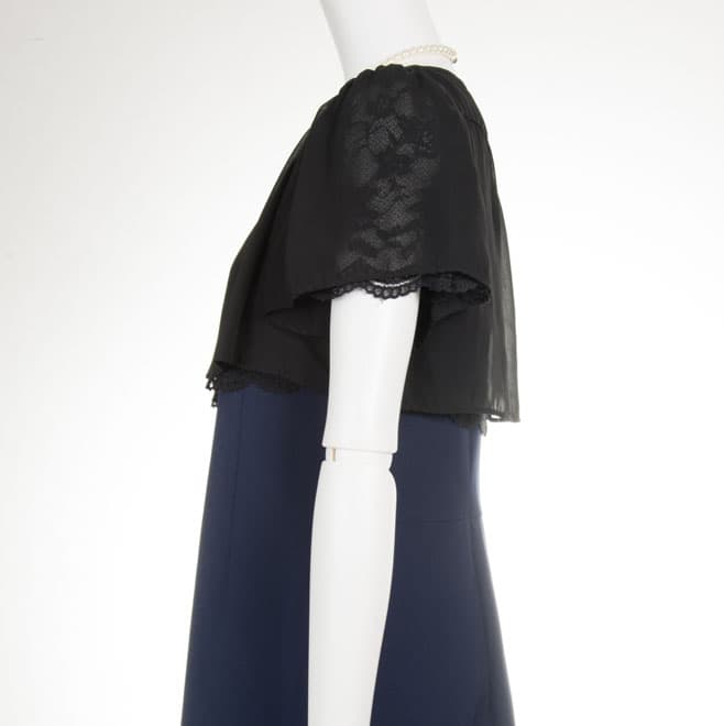 ブラックのリバーシブルボレロ