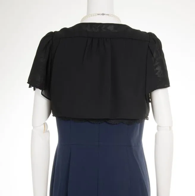 ブラックのリバーシブルボレロ