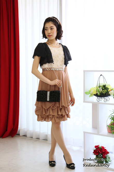 ブラックのリバーシブルボレロ