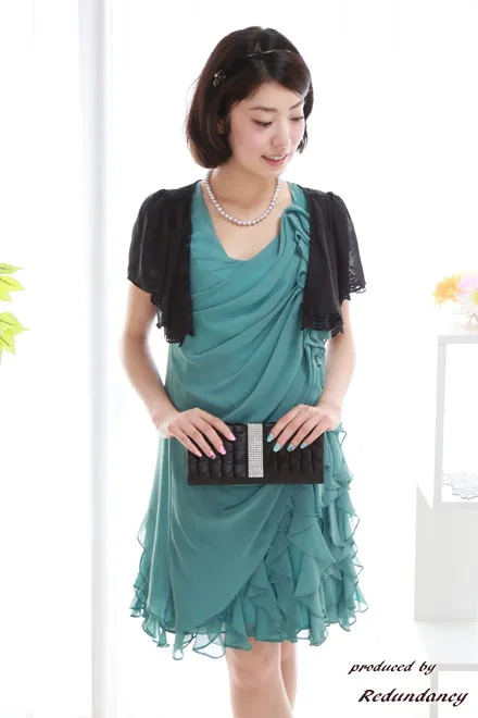 ブラックのリバーシブルボレロ