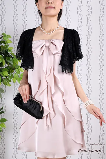 ブラックのリバーシブルボレロ