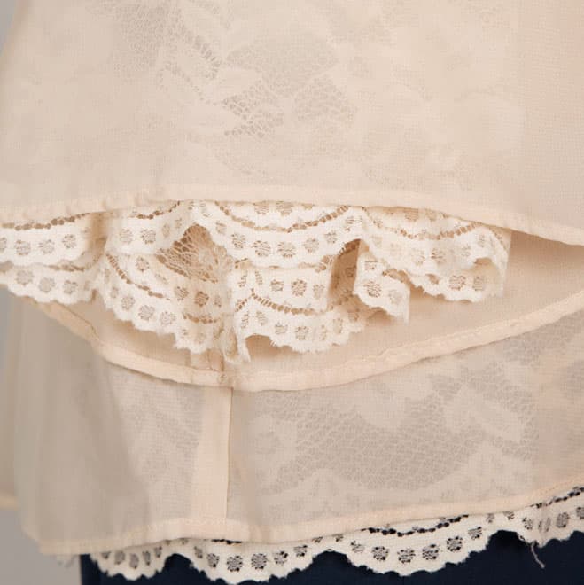 ベージュのリバーシブルボレロ