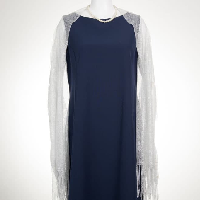 シルバーのラメ入りストール