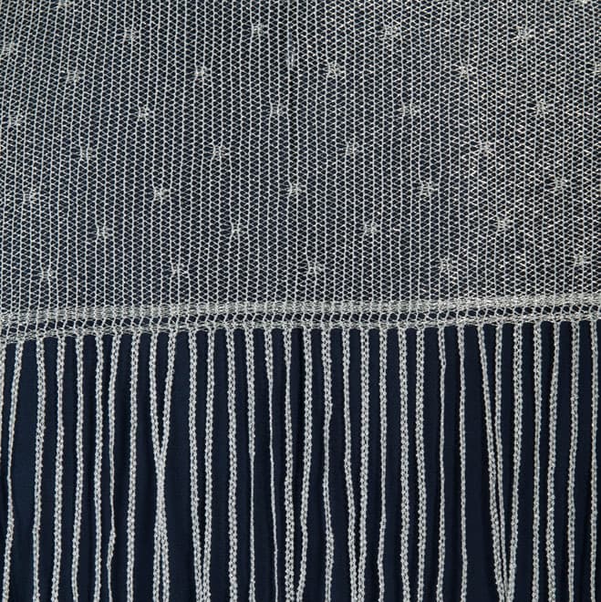 シルバーのラメ入りストール