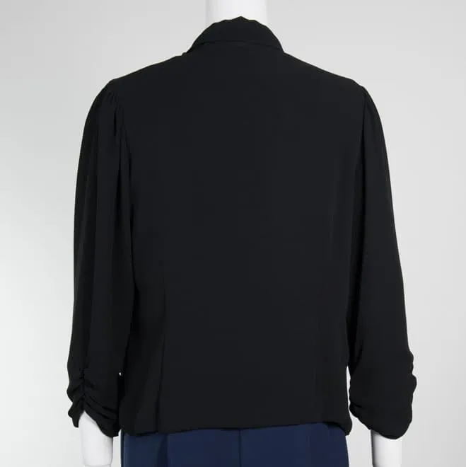 ブラックの七分袖ボレロ